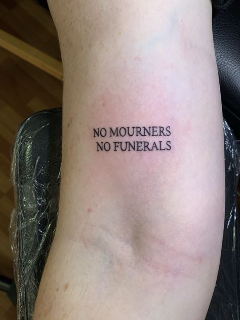 six of crows tattoo Mortician Tattoo Ideas, No Mourners No Funerals Tattoo, Shadow And Bone Tattoo, The Secret History Tattoo, Six Of Crows Tattoo, Literature Tattoos, Crow Tattoos, Book Inspired Tattoos, Fandom Tattoos