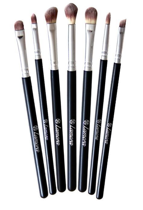 Well friends, I have a simple option for you — Lamora Eyeshadow Brush Set ($13.95 on Amazon). Over 4,000 people swear by it, and it'll take your eye makeup game to the next level! These Eyeshadow Brushes Will Give You The Crease Cut Of Your Makeup Dreams Best Eye Makeup Brushes, Better Makeup, Essential Makeup Brushes, Eye Makeup Application, Essential Makeup, Eyeshadow Brush Set, Lifestyle Board, Eye Brushes Set, Blending Eyeshadow