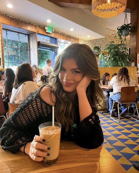 steph bohrer on Instagram: "the coffee was not out at the beachwood cafe" Cafe Poses, Cute Modeling Poses, Pose Mode, Cute Photo Poses, Ig Poses, Insta Pic Ideas, Modeling Poses, Shotting Photo, Insta Poses