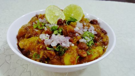 Bohri style Chana Batata Chana Batata Recipe, Dawoodi Bohra, Gram Flour, Desi Food, Evening Snacks, Fenugreek Seeds, Interesting Food Recipes, Street Food, Snacks