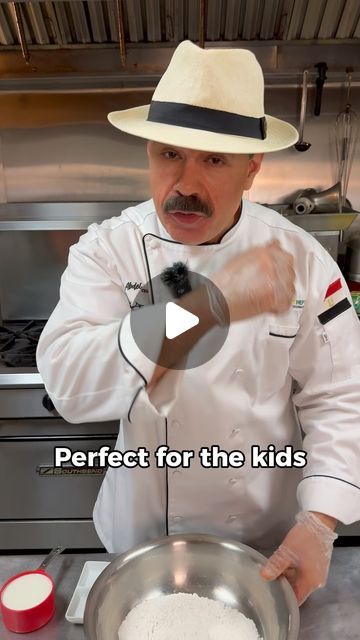 Chef’s Door - Premium Shawarma & Grill on Instagram: "HOW TO MAKE MINI PITA'S!   #chefsdoor #shawarma #arab #restaurant #mississauga #arabtiktok #food #fyp #foryoupage #foryou" Arab Restaurant, How To Make Shawarma, Shawarma Bread, Shawarma Grill, Shawarma Recipe, Cooking Chicken, Pizza Bread, August 11, How To Make Bread