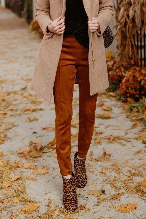 Burnt Orange Pants Outfit Winter, Burnt Orange Courdoroy Pants Outfit, Rust Colored Leggings Outfit, Brown Suede Pants Outfit Winter, Orange Joggers Outfit Women, How To Style Suede Pants, Brown Suede Leggings Outfit, Carmel Pants Outfit, Burnt Orange Pants Outfit Fall