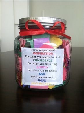 A great gift idea! Get a bunch of quotes and color code them based on what they are about. Mod podge a key on the inside of the mason jar, fold the quotes and put them in. Finally, top it off with a cute ribbon and any other decorations you want :) Your friend is sure to love it!! -DK Gifts For Strangers, Happiness Jar, Joululahjat Diy, Note Jar, 365 Jar, Kindness Week, Happy Jar, Kartu Valentine, Couple Stuff