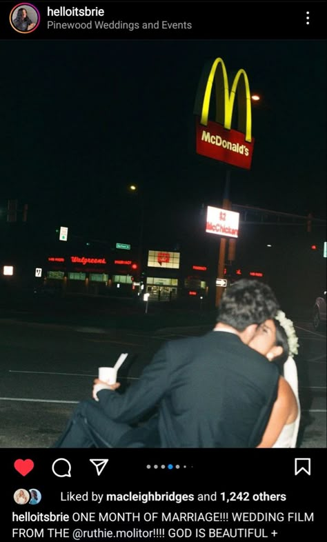 Mcdonalds After Wedding, Mcdonalds At Wedding, Mcdonald’s Wedding, Mcdonalds Wedding Late Night, Mcdonalds Wedding, Wedding Inspo Pictures, Photo Ideas For Wedding, Sailboat Engagement, Inspo Pictures