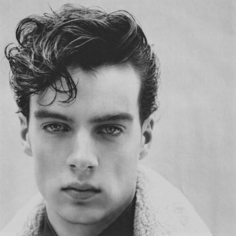 maybe this Retro Mens Hairstyles, Man's Hairstyle, 1950s Mens Hairstyles, 1950's Hairstyles, 50s Hairstyles Men, Greaser Hair, Round Face Men, 1960s Hair, 1950s Hairstyles