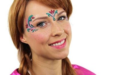 Anna Frozen face paint simple Anna Frozen Makeup, Simple Face Paint Designs, Disney Face Painting, Frozen Face Paint, Anna Makeup, Frozen Makeup, Princess Face Painting, Mime Face Paint, Christmas Face Painting