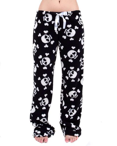 More pins like this -> ✧❂✧Rockin' Outfits✧❂✧ - Pinterest: Crackpot Baby 🍒 Skull Clothing, Skull Fashion, Pj Pants, Baggy Pants, Print Pajamas, Grunge Style, Skull Print, Dream Clothes, Wearing Black