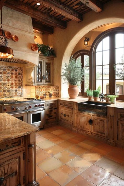 Cozy Italian Kitchen, Spanish Style Kitchen Ideas, Tuscan Kitchen Ideas Rustic Italian, Tuscan Kitchen Ideas, Tuscan Kitchen Colors, Modern Tuscan Kitchen, Kitchen Ideas Rustic, Tuscan Kitchen Design, Modern Tuscan