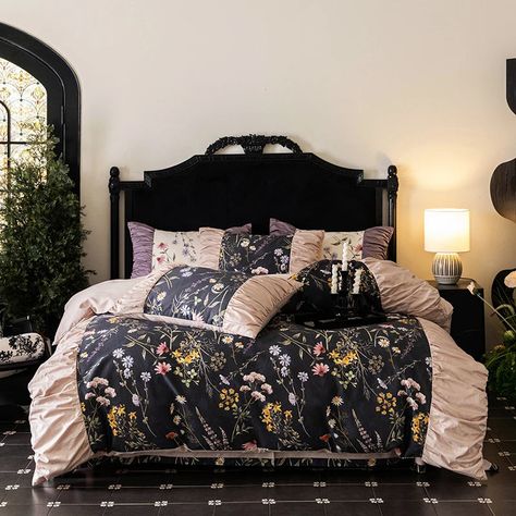 OKLULU - 4Pcs Vintage Rose Print Pleated Ruffles Bedding Set 800TC Egyptian Cotton Duvet Coves Set Bed Sheet Or Fitted Sheet Pillowcases How to choose the size? 1.Please choose the size of the bedding cover according to your quilt size. 2.The size of duvet cover should be the same as your quilt,for example:if your quilt is 200x230cm so you should choose 200x230cm duvet cover. Material: 80S Egyptian Cotton Sheet Type: Flat Bed Sheet Queen 200x230cm 4 pcs 1 pc duvet cover:200*230cm (78.7*90.6 inch ); 1 pc flat bed sheet:245*245cm (96.5*96.5 inch); 2 pcs pillowcase:48*74cm (18.9*29.1 inch); King 220x240cm 4 pcs 1 pc duvet cover:220*240cm (86.6*94.5 inch); 1 pc flat bed sheet:245*265cm (96.5*104.3 inch); 2 pcs pillowcase:48*74cm (18.9*29.1 inch); Sheet Type: Fitted Bed Sheet Fitted Sheet 1.5MB