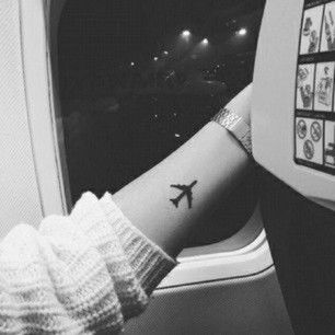 42 Beautifully Simple Wrist Tattoo Ideas You'll Love Airplane Tattoo, 10 Tattoo, Airplane Tattoos, Tato Henna, Geniale Tattoos, Girly Tattoos, Dream Tattoos, Back Tattoos, Little Tattoos