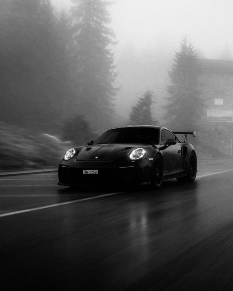 Black Car Aesthetics, Porche Black Aesthetic, Black Car Aesthetic, Black Porsche Wallpaper, Aesthetic Porsche Wallpaper, Porsche Gt3 Rs Wallpapers Iphone Black, Black And White Cars Aesthetic, Black And White Aesthetic Car, Porshe 911wallpaper