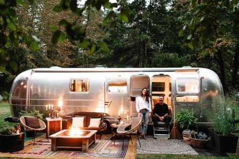 Photo 7 of 20 in Top 10 Vans, Buses, and Trailers of 2020 from A Father-Daughter Duo Lovingly Revamp a ’70s Airstream on Vancouver Island - Dwell Vintage Caravans, Airstream Land Yacht, Cool Projects, Modern Architecture Design, Metal Siding, Cool Vans, Mobil Home, Exclusive Home, Vintage Trailers