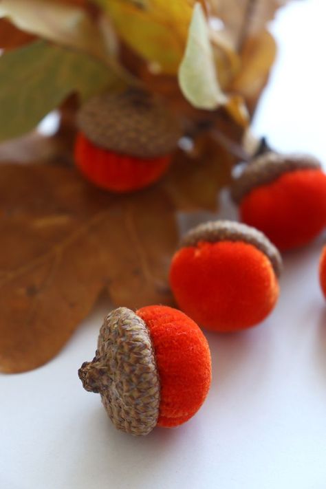 Acorn Table Decorations, Needle Felt Acorns, Velvet Acorn Knitting, Felted Wool Acorns, Velvet Acorn, Acorn Decorations, Fall Tiered Tray Decor, Fall Accessories, Decor Fall