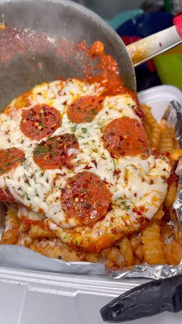 Fries With Cheese, Best Vegetable Recipes, Pizza Appetizers, Chicago Style Pizza, Pizza Fries, Creative Snacks, New York Style Pizza, Free Keto Recipes, Food Recepie