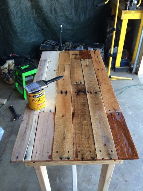 Picture of Pallet Countertop, Pallet Table Outdoor, Pallet Wood Bar, Old Wood Table, Pallet Table Diy, Pallet Kitchen, Wood Table Diy, Wood Bar Table, Build A Table