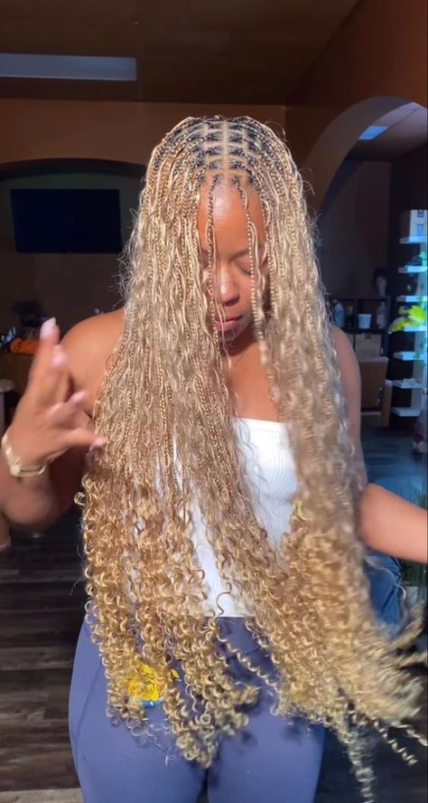 #follow #hairgoals #hair #hairstyles #braids #blondehair #beautyblog #blogging #blogger #blog Blonde Boho Knotless Braids, Knotless Braid Hairstyles, Braiding Hair Colors, Knotless Braid, Big Box Braids Hairstyles, African Hair Braiding Styles, Blonde Braids, Box Braids Hairstyles For Black Women, Cute Box Braids Hairstyles