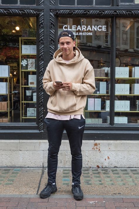 Beige Sweatshirt Outfit Men, Beige Hoodie Outfit Men, Beige Sweatshirt Outfit, Beige Hoodie Outfit, Guy In Hoodie, Hoodie Outfit Men Streetwear, Hoodie Men Outfit, Man Hoodie Outfit, Men Sweatshirt Outfit