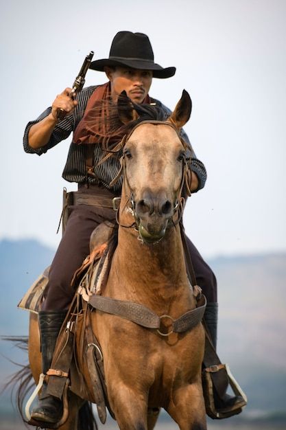 Man Riding Horse, Man On A Horse, Cowboy Man, Cowboy Men, Cowboys Men, Riding Horse, Poses References, 10 Million, Leather Hats