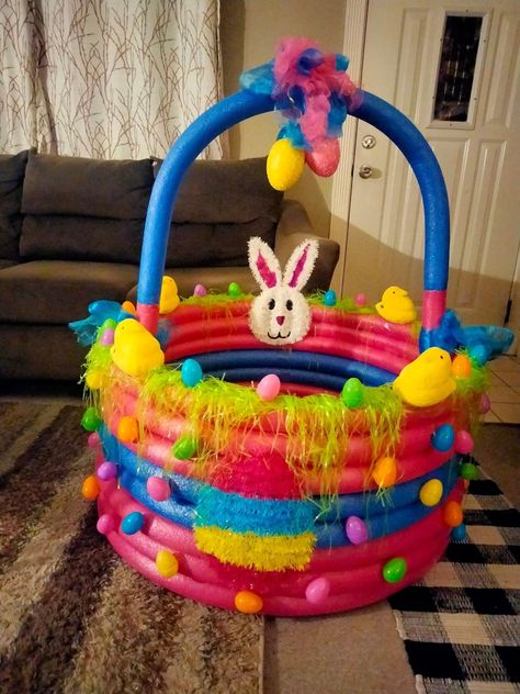 Pool Easter Basket, String Easter Basket, Giant Easter Basket, Diy Easter Basket Ideas, Diy Easter Baskets, Creative Valentines Day Ideas, Diy Easter Basket, Easter Crafts Dollar Store, Egg Costume