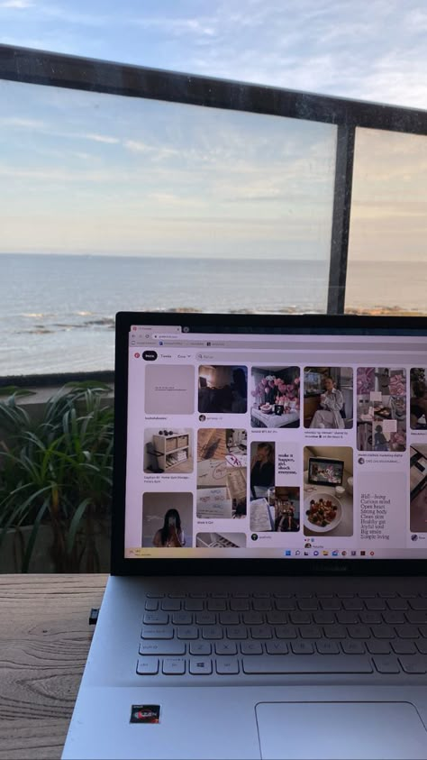 Using Pinterest on the computer, in an office in front of the sea. Working At The Beach Aesthetic, Office With Beach View, Laptop Beach Aesthetic, Workcation Aesthetic, Blogger Aesthetic Laptop, Working On Beach, Computer Girl Aesthetic, Study On The Beach, Visions Aesthetic