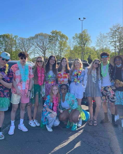 Tropical Beach Day Spirit Week, Surfers Vs Skaters Spirit Week, Tropical Outfits For School Spirit Week, Lei Outfit Hawaiian, Hawaiian Hoco Outfit, Tropical Theme Spirit Week, Beach Homecoming Theme Outfit, Tropical Spirit Day Outfit, Beach Hawaiian Theme Outfit