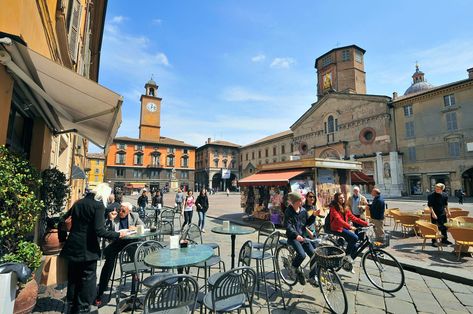 Sandro Botticelli Paintings, Botticelli Paintings, Reggio Emilia Italy, Sandro Botticelli, Italian Flag, Emilia Romagna, Train Car, Reggio Emilia, Lonely Planet