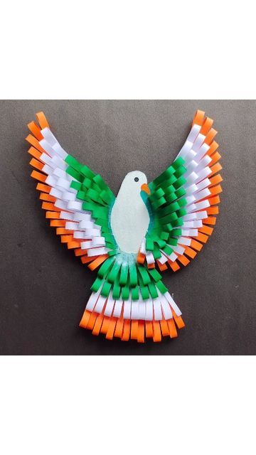 Paper Crafts Flowers Decoration, Happy Independence Day Craft Ideas, Shapes Hanging For Preschool, Origami For Independence Day, Indipendente Day Craft Idea For, Creative Ideas For Independence Day, Tricolour Decoration Ideas, Art And Craft For Independence Day, Drawing Ideas For School Projects