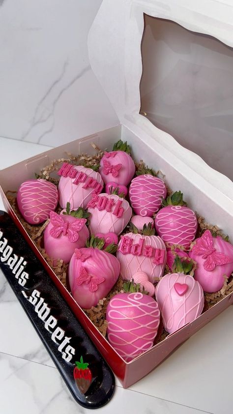 Berry Boxes Ideas, 21st Dessert Ideas, Pink Strawberry Chocolate, Chocolate Covered Strawberries Butterfly, Red Chocolate Covered Strawberries Happy Birthday, 21st Birthday Chocolate Strawberries, Bday Chocolate Covered Strawberries, Sweet 16 Chocolate Covered Strawberries, Pink Strawberries Chocolate