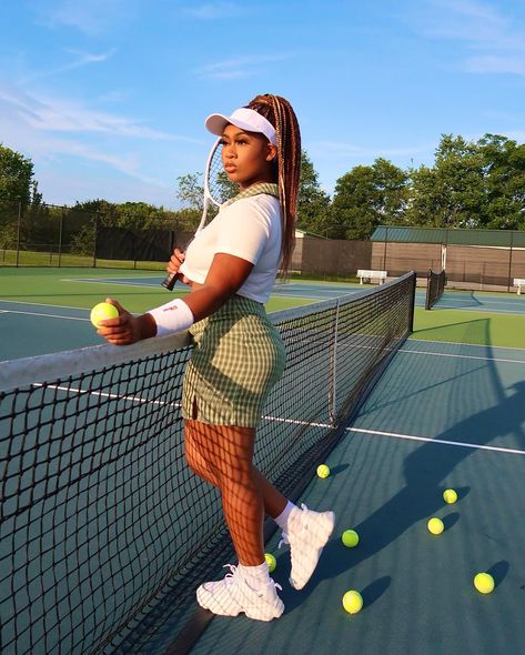 Tennis Court Photoshoot Black Women, Black Women Tennis, Tennis Photoshoot Ideas, Girl Hobbies, 2024 Challenge, Bday Vibes, Tennis Photoshoot, Feminine Clothes, Sport Activities