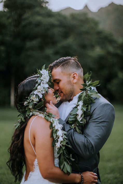 Hawaiian Wedding Photos, Hawaii Wedding Flowers Crown, Hawaiian Wedding Flower Crown, Small Wedding In Hawaii, Hawaiian Wedding Traditions, Hawaii Elopement Dress, Hawaii Wedding Photos, Hawaii Beach Wedding Ideas, Traditional Hawaiian Wedding Dress