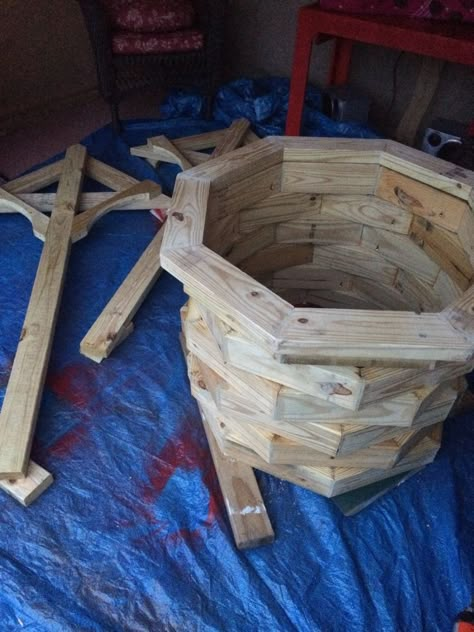 Garden Wishing Well, Wishing Well Garden, Wishing Well Plans, Kids Woodworking Projects, Wishing Wells, Woodworking School, Woodworking Projects For Kids, Woodworking Business, Woodworking Patterns