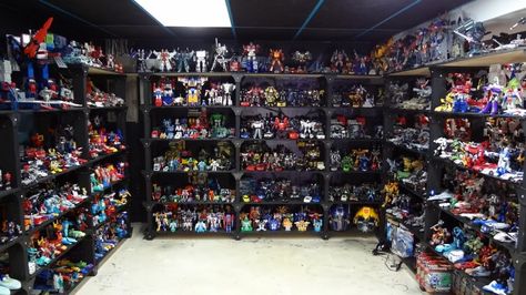 Transformers Collection Display Toy Collection Display, Nerd Cave, Collection Displays, Bakery Food, Transformers Masterpiece, Transformers Collection, Transformers Design, Diy Display, Video Game Rooms