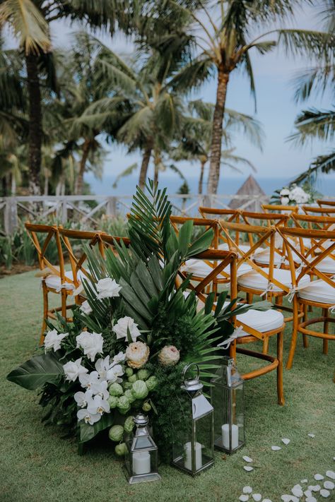 Bali Style Wedding, Bali Themed Wedding, Bali Wedding Ceremony, White Tropical Flower Arrangements, Simple Tropical Wedding Decor, Bali Wedding Flowers, Tropical Aisle Decor, Beachy Wedding Dress Beach Styles, Tropical Wedding Aisle