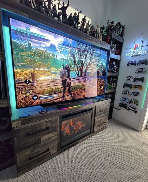 Best Tv For Gaming, Entertainment Center Ideas Gaming, Geeky Apartment, Gaming Tv Setup, Gamer Living Room Ideas, Nerd Living Room, Geek Living Room, Tv Room Ideas Cozy, Gamer Living Room