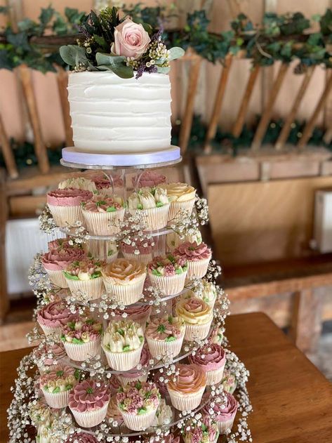 Wedding Cupcake Display, Cupcake Wedding, Green Wedding Cake, Elegant Birthday Cakes, Floral Wedding Cake, Floral Cupcakes, Pink Wedding Cake, Bridal Bachelorette Party, Floral Wedding Cakes