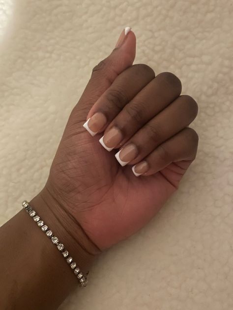 Brown Base French Tip Nails, Natural White French Tip Nails, Short French Nails Black Women, French Nails On Black Women, Manicure Ideas French Tips, Short French Tip Acrylic Nails Black Women, Small Nails French Tip, Natural French Tip Nails Acrylics, Upside Down French Nails