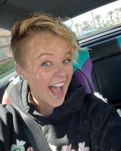 Jojo Siwa Hair, Jojo Jojo, Wavy Bob Haircuts, Haircut Designs, Wavy Bobs, Jojo Siwa, New Haircuts, Boys Haircuts, Bobs Haircuts