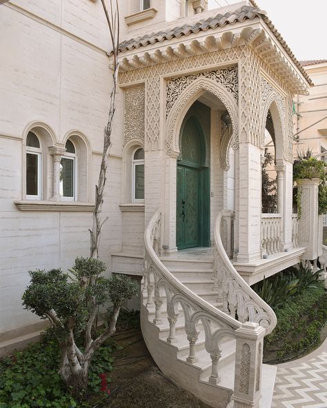 After 35 years in the field of architecture, engineer Mohamed Nassif, designed his own house with one thing in mind, to revive Andalusian architecture and promote local craftsmanship. Traveling from Morocco to Spain, he was able to pull references from historical Andalusian buildings and inherent the pillars of Andalusian design. #architecture #interiordesign #design #andalusianarchitecture #Moroccandesign #Islamicarchitecture #Islamicpatterns #Moroccanarchitecture #photography #egypt #cairo #ID Moorish Architecture Exterior, Andalusian House Design, Andalusian Interior Design, Andalusian Houses, Andalusia Architecture, Morocco Architecture, Andalusian Architecture, Spain Architecture, Spanish Revival Home