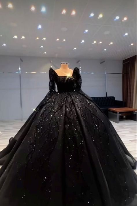 Bridal Dresses Ideas, Black Bridal Dresses, Barbie Gown, Princess Frocks, Aesthetic Western, Long Party Gowns, Black Wedding Gowns, Elsa Cakes, Black Quinceanera Dresses