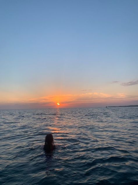 Swimming At Night, Sea Swimming, Swimming In The Ocean, Sea Pictures, Ocean At Night, Night Swimming, Ocean Pictures, Sunset Sea, Ocean Sunset