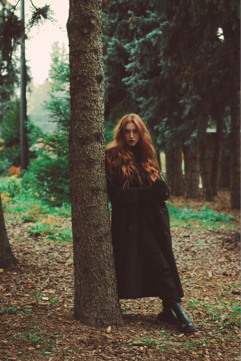 Fall Photoshoot Spooky, Halloween Photography Aesthetic, Forest Pictures Ideas, Fall Photography Inspiration, Grunge Fall Photoshoot, Rainy Fall Photoshoot, Witchy Fall Photoshoot, Underpass Photoshoot, Autumn Fashion Photography