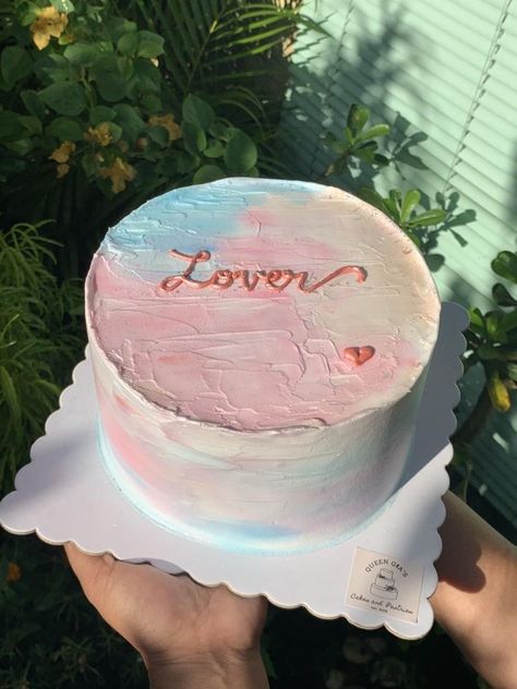 Bolo Taylor Swift, Taylor Swift Cake, Taylor Swift Birthday Party Ideas, Taylor Swift Lover, Making Cakes, Taylor Swift Party, Taylor Swift Birthday, Community Support, Pretty Birthday Cakes