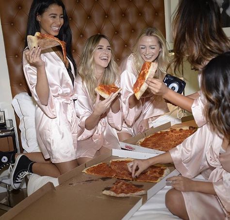 Pizza party Pizza And Pjs Party, Pj’s And Prosecco Bachelorette, Adult Pj Party, Pj Party Grown Up, Pizza And Pajamas, Bachelorette Pjs, Bachelorette Photoshoot, Pjs Party, Spa Holiday