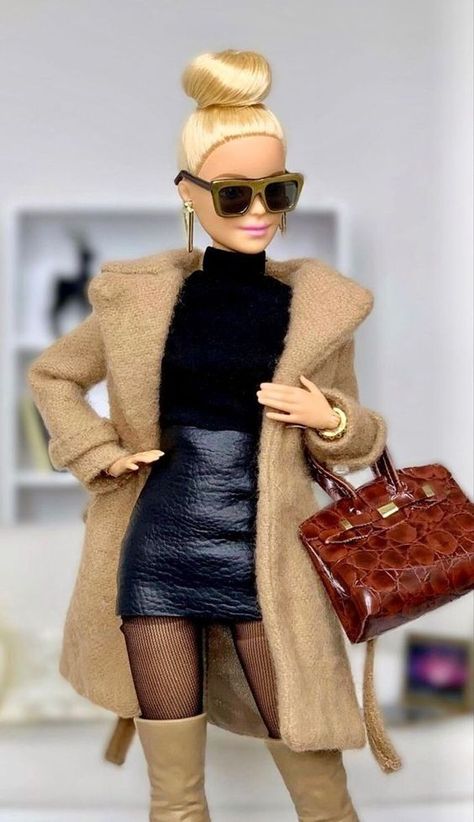 Barbies Pics, Barbie Doll Set, Diy Barbie Clothes, Barbie Images, Barbie Fashionista Dolls, Barbie Costume, Crochet Barbie Clothes, Barbie Dress Fashion, Barbie Ken