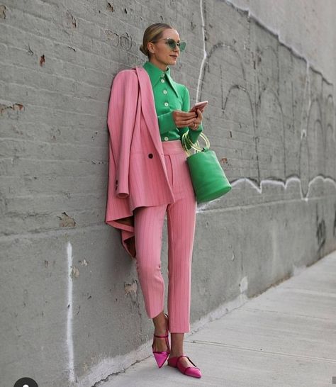 Pink pinstripe suit with ankle length pant and blazer, worn with bright green button up blouse and matching handbag. Blue And Green Outfit, Pastel Architecture, Green Outfit Ideas, Blair Eadie, Atlantic Pacific, Color Blocking Outfits, Pink Suit, Green Outfit, Business Outfit