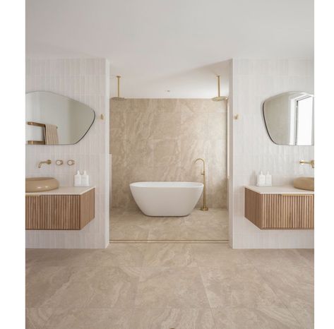 Modern Coastal Bathroom, Modern Coastal Interior Design, Travertine Bathroom, Coastal Bathroom Design, Coastal Interiors Design, Coastal Bathrooms, Coastal Interiors, Bathroom Layout, Modern Coastal