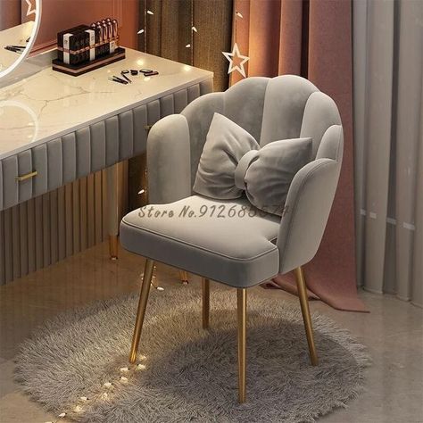 Rooms chairs ideas Table Chairs Design, Wall Panels Ideas, Bad Room Design, Lcd Wall, Trendy Chairs, Bedroom Comforter Sets, Small Table And Chairs, Chairs Design, Chair Design Wooden