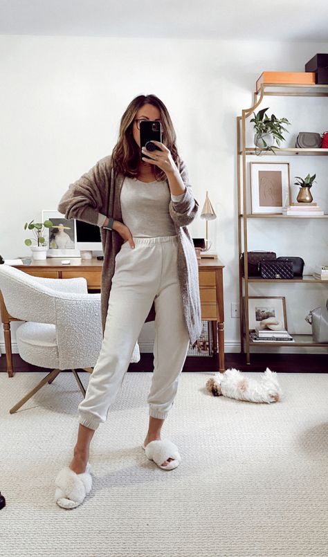 Easy WFH outfit, affordable loungwear Everyday Outfits Work, Home Outfit Women, Comfy Home Outfits, Easy Everyday Outfits, Casual Home Outfits, Comfy Work Outfit, Work From Home Outfit Ideas, Wfh Outfits, At Home Outfits