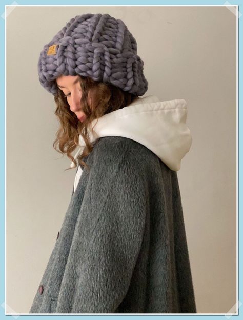 Crochet Hat For Winter, Chunky Knitted Sweaters, Wool Scarf Outfit, Knitted Hats For Women, Chunky Knit Sweater Pattern, Oversized Beanie, Chunky Crochet Hat, Yarn Clothes, Chunky Knit Beanie