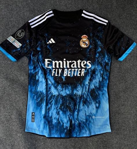 Real Madrid T Shirt, Real Madrid Shirt, Football Shirt Designs, Mustang Wallpaper, Football Jersey Outfit, Sport Shirt Design, Best Fragrance For Men, Real Madrid Wallpapers, Retro Football Shirts